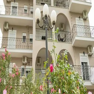 Albanis * Skiathos Town